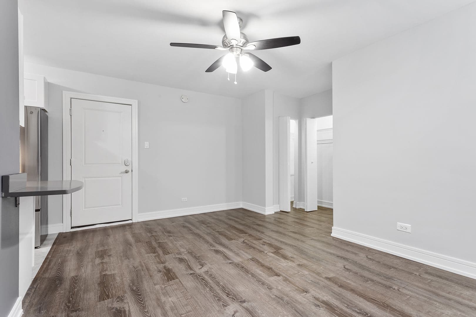 Chicago Apartment: 1521 W Sherwin Ave