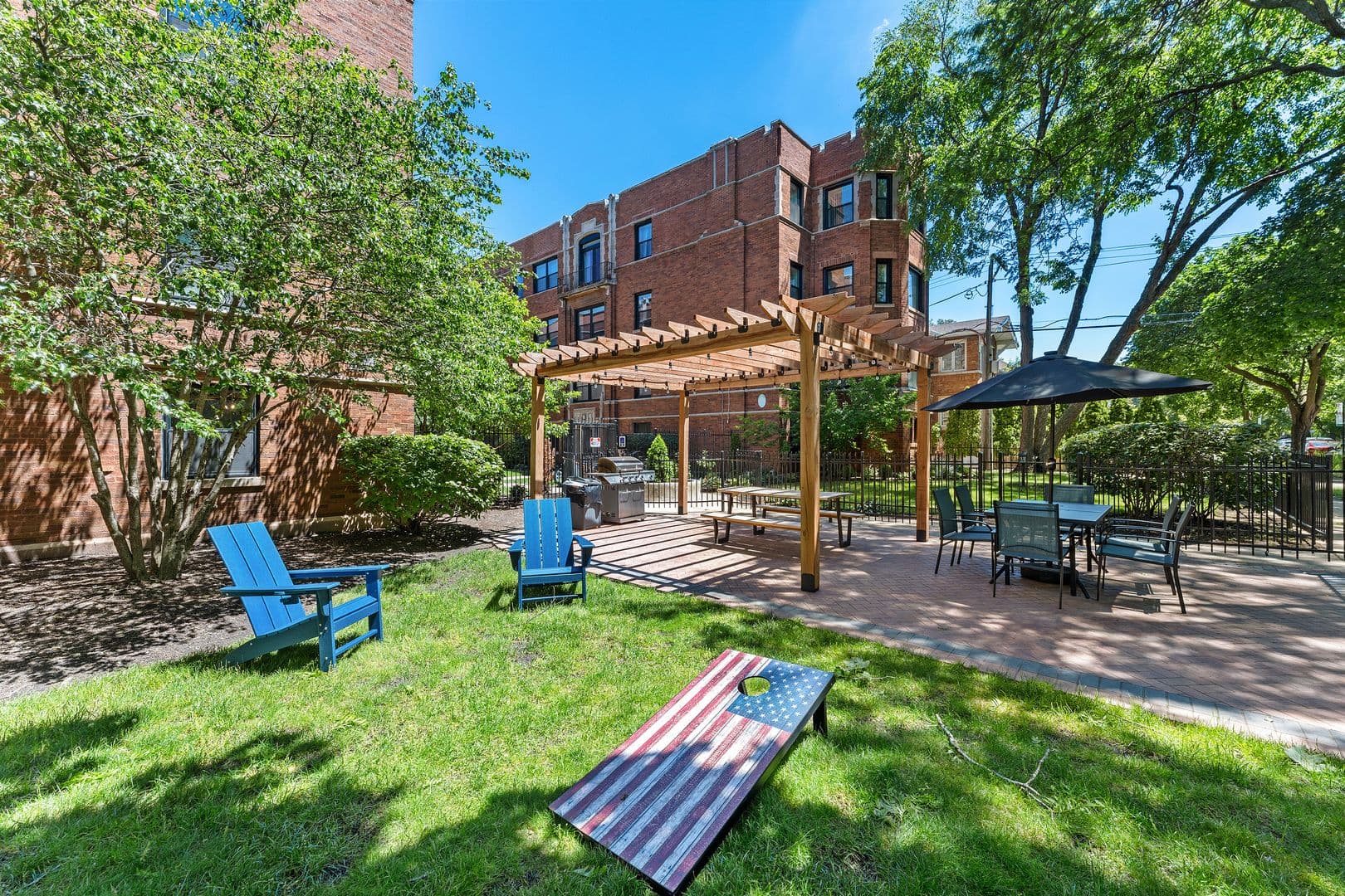 Chicago Apartment: 1548-1558.5 W Juneway