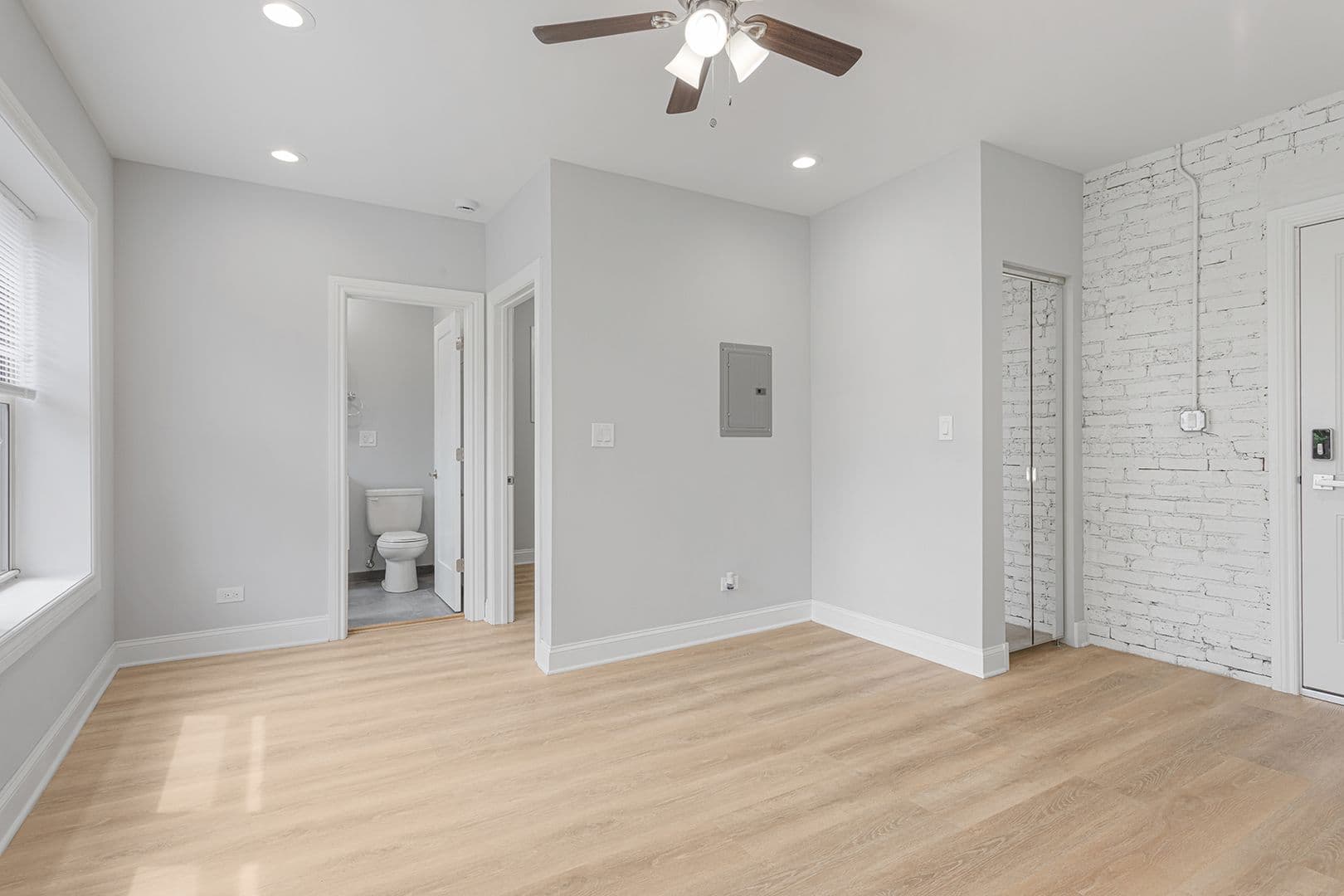 Chicago Apartment: 1627-35 W Chase Ave.