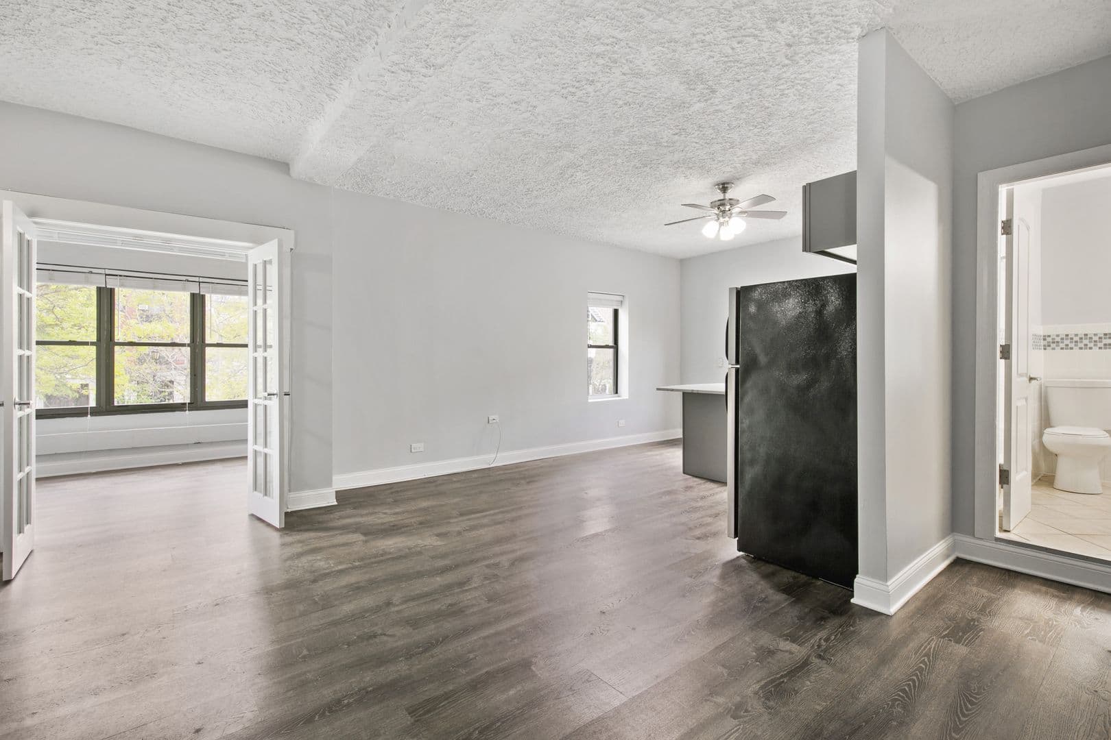 Chicago Apartment: 4555 N Malden St