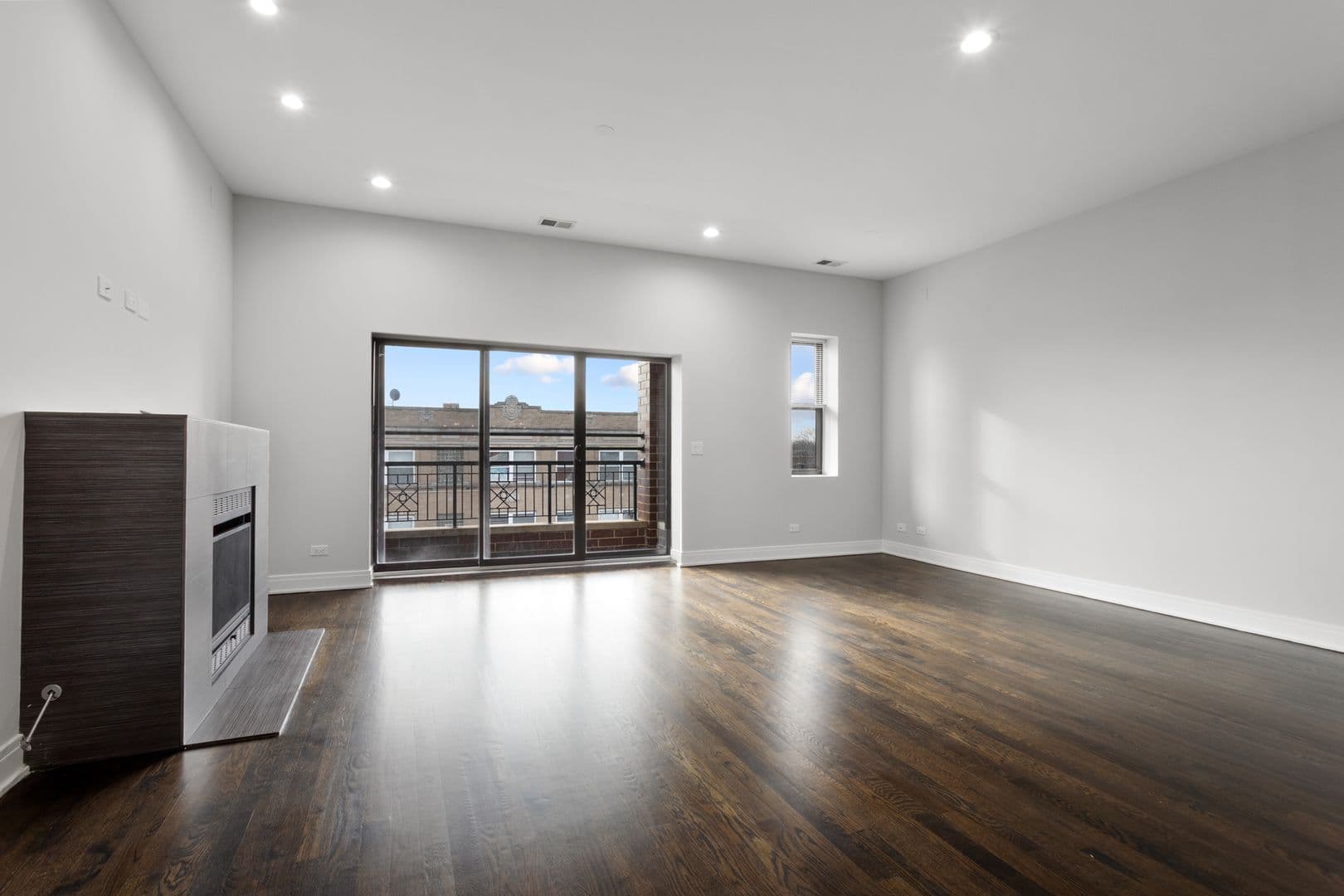 Chicago Apartment: 1412 W Morse