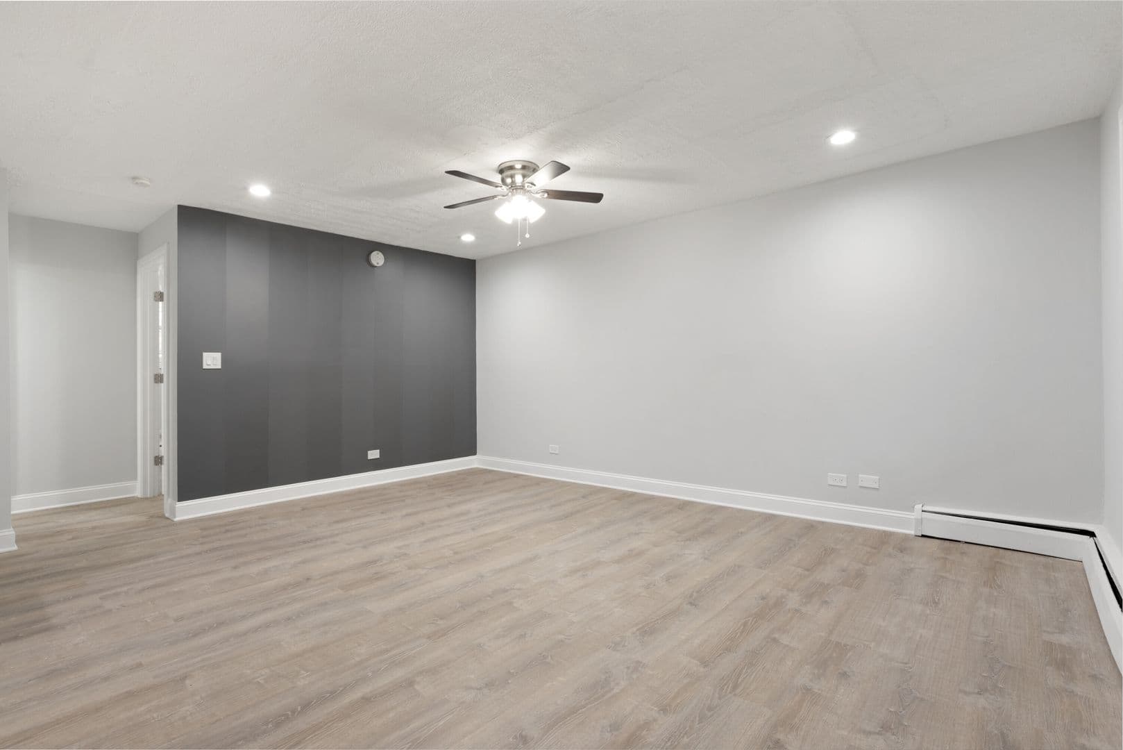 Chicago Apartment: 7606 N Eastlake Ter