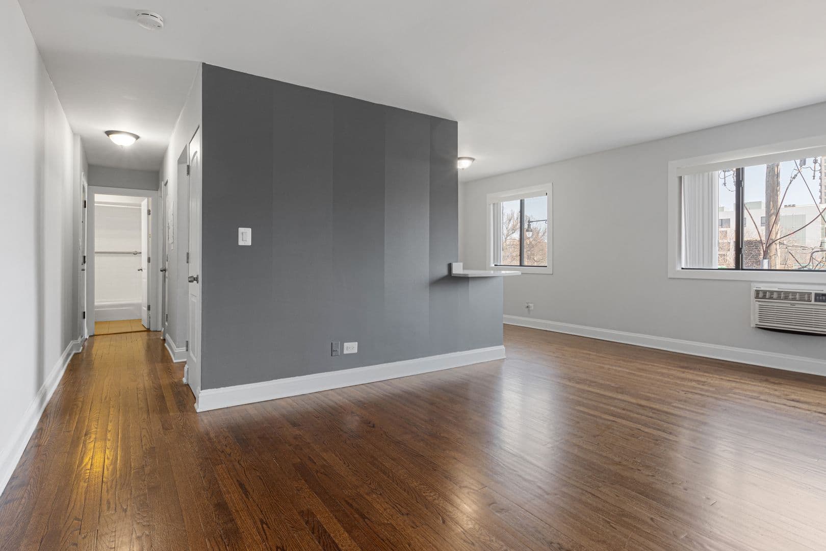 Chicago Apartment: 7545 N Winchester Avenue