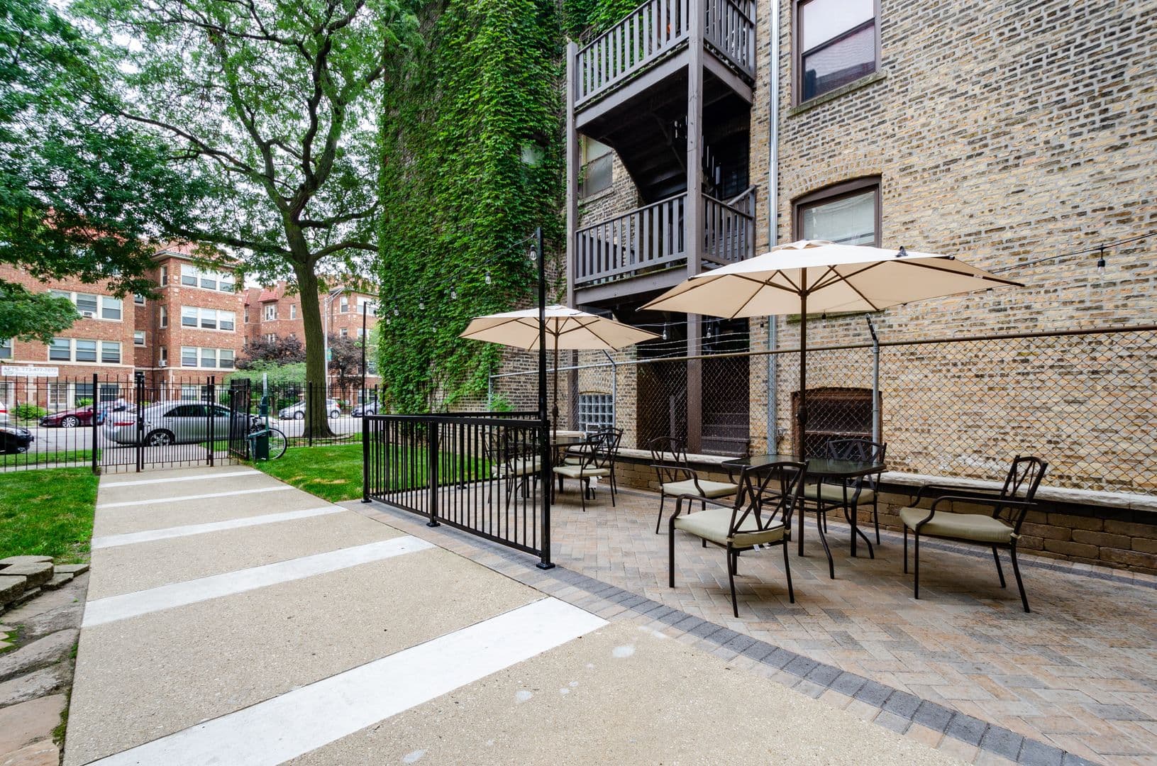 Chicago Apartment: 7710 N Sheridan Rd