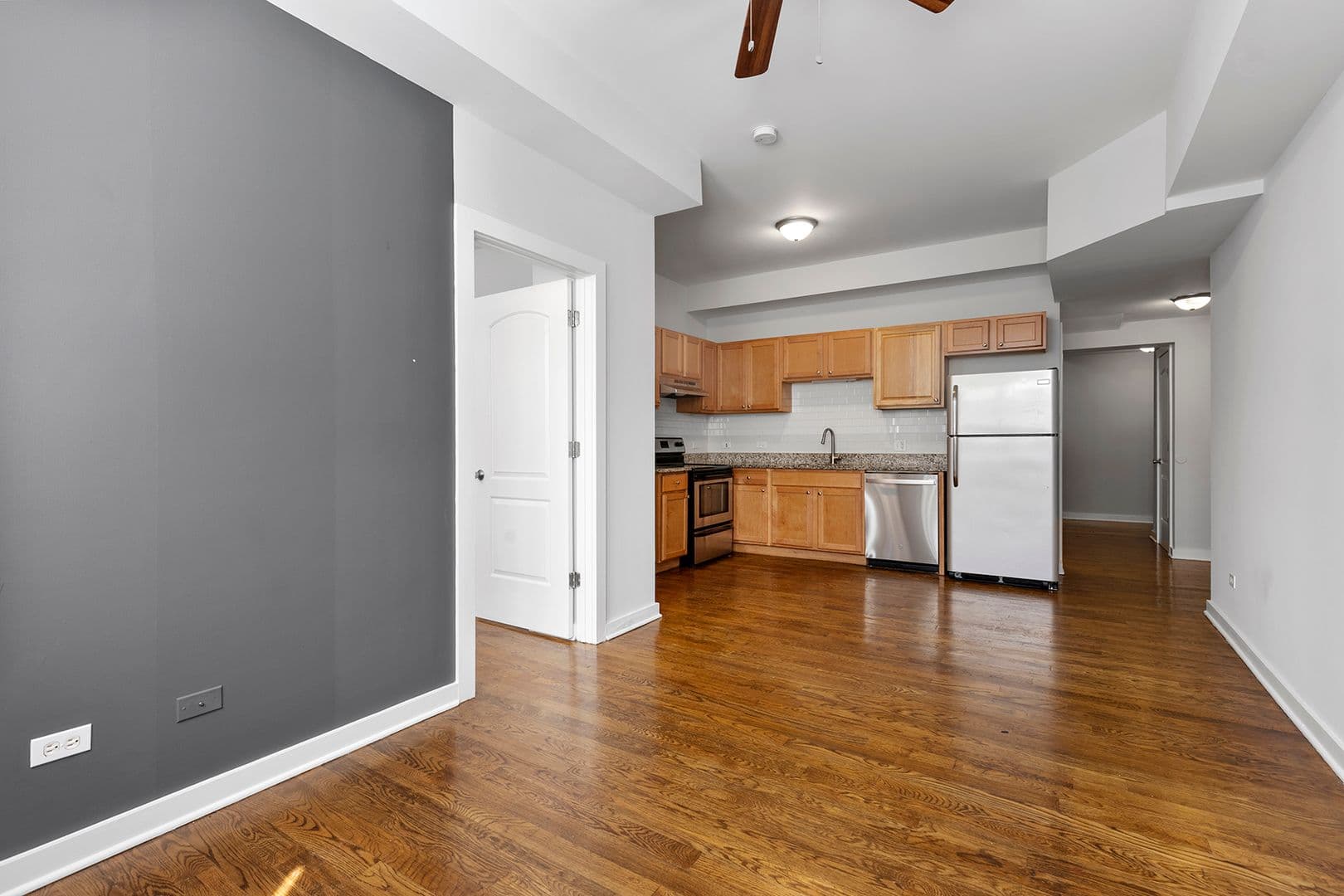 Chicago Apartment: 1456-1460 W Fargo Ave