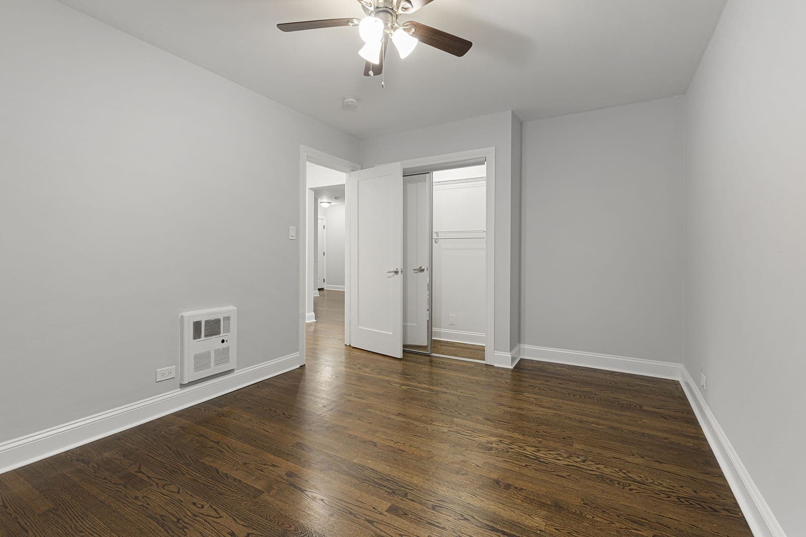 Chicago Apartment: 7630 - 38 N Eastlake Ter