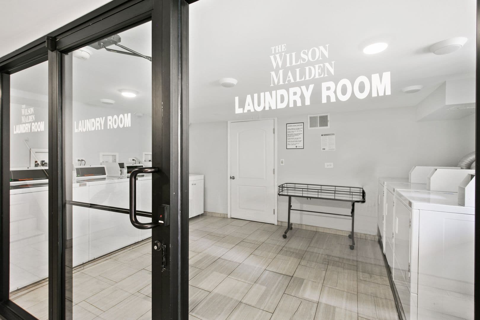 Chicago Apartment: 4555 N Malden St