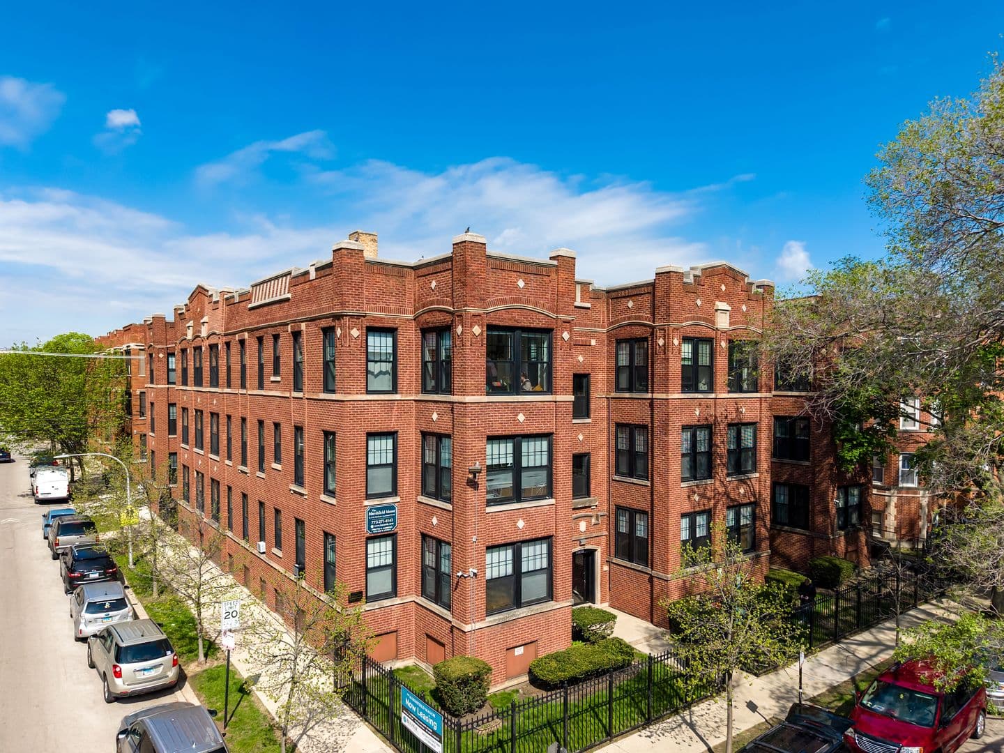 Chicago Apartment: 7700-7706 N Marshfield Ave; 1638-1642 W Jonquil Ter