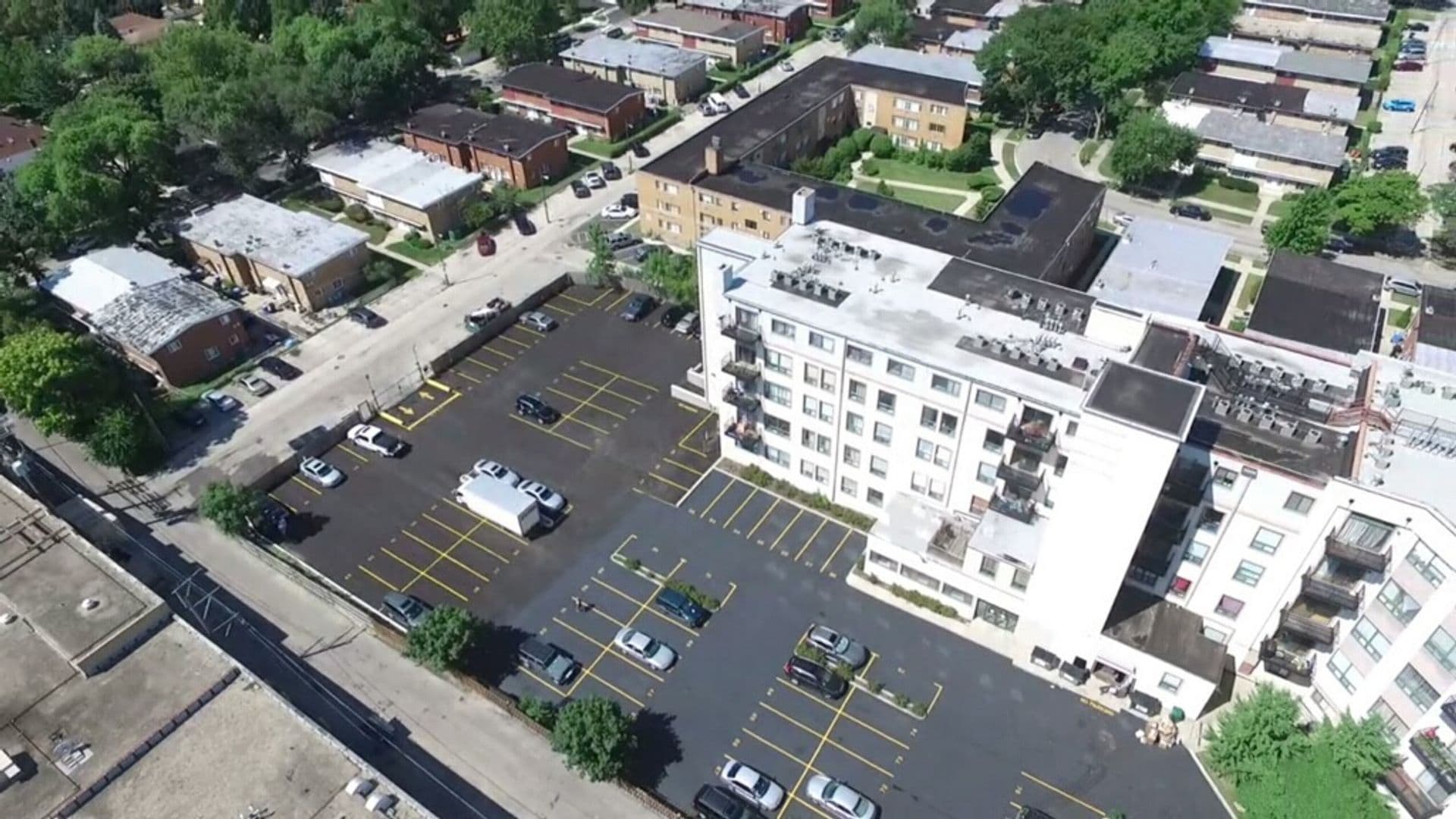 Chicago Apartment: 2451 W Howard Street