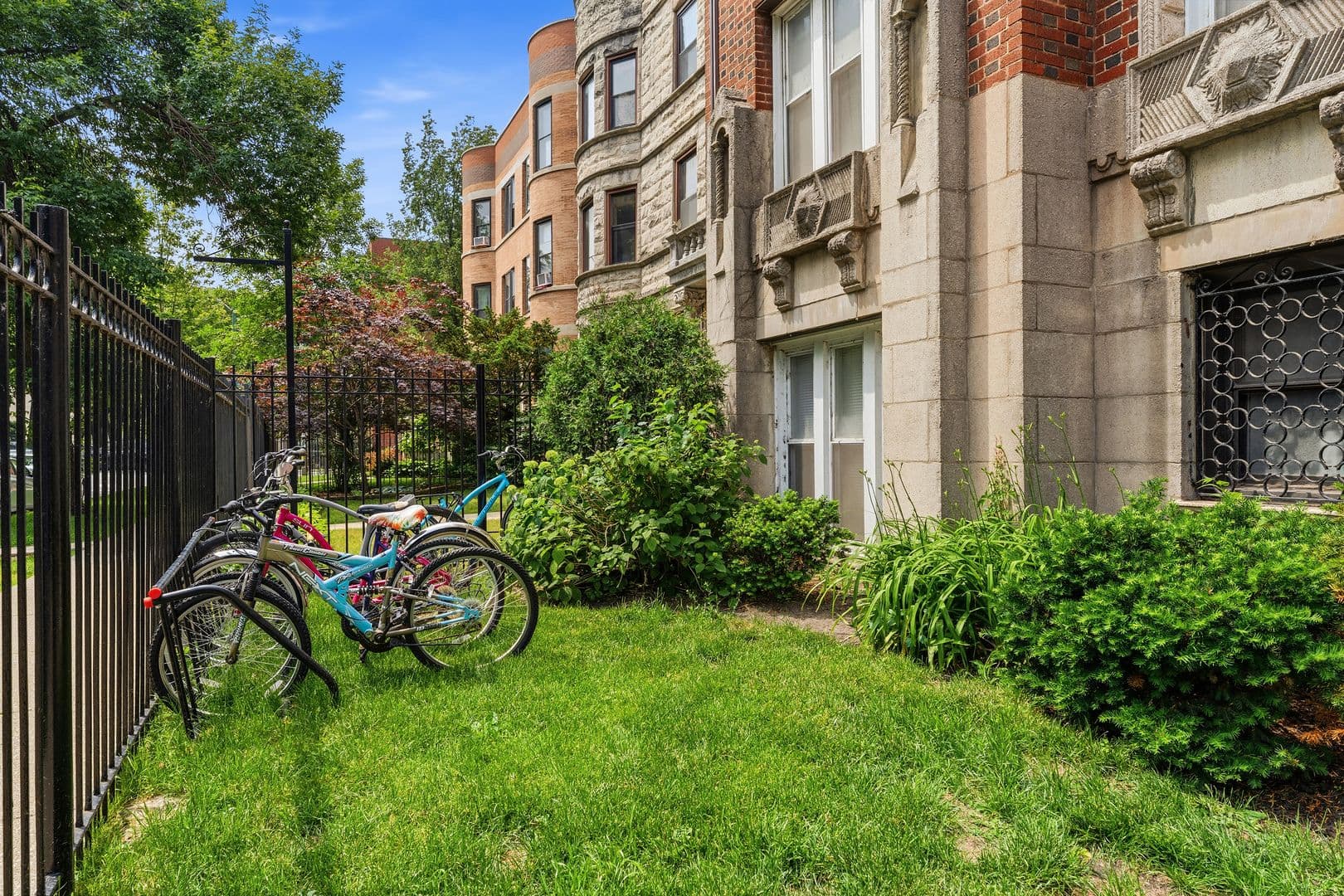 Chicago Apartment: 5710 N Winthrop