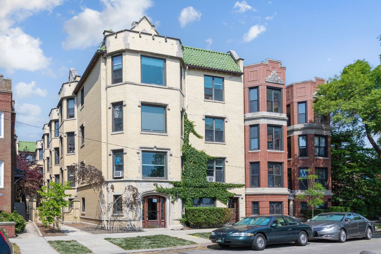 Chicago Apartment: 7510 - 7514 N Eastlake Ter