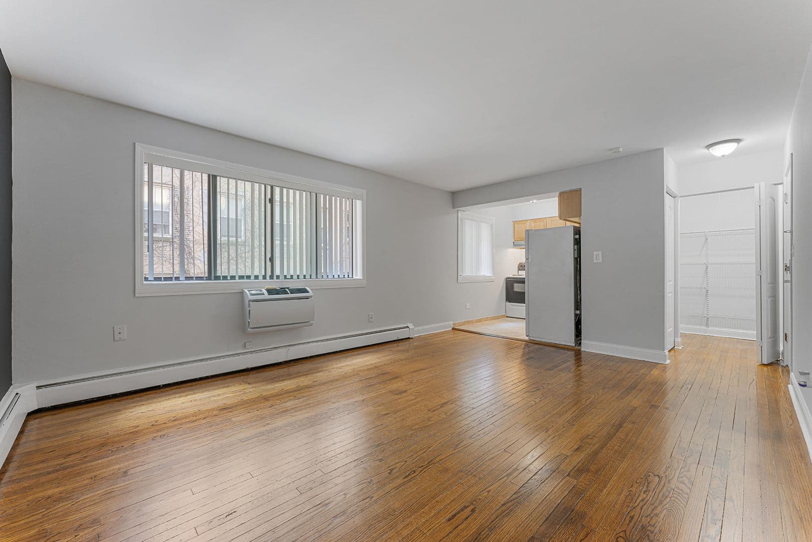 Chicago Apartment: 6001 N Kenmore Avenue