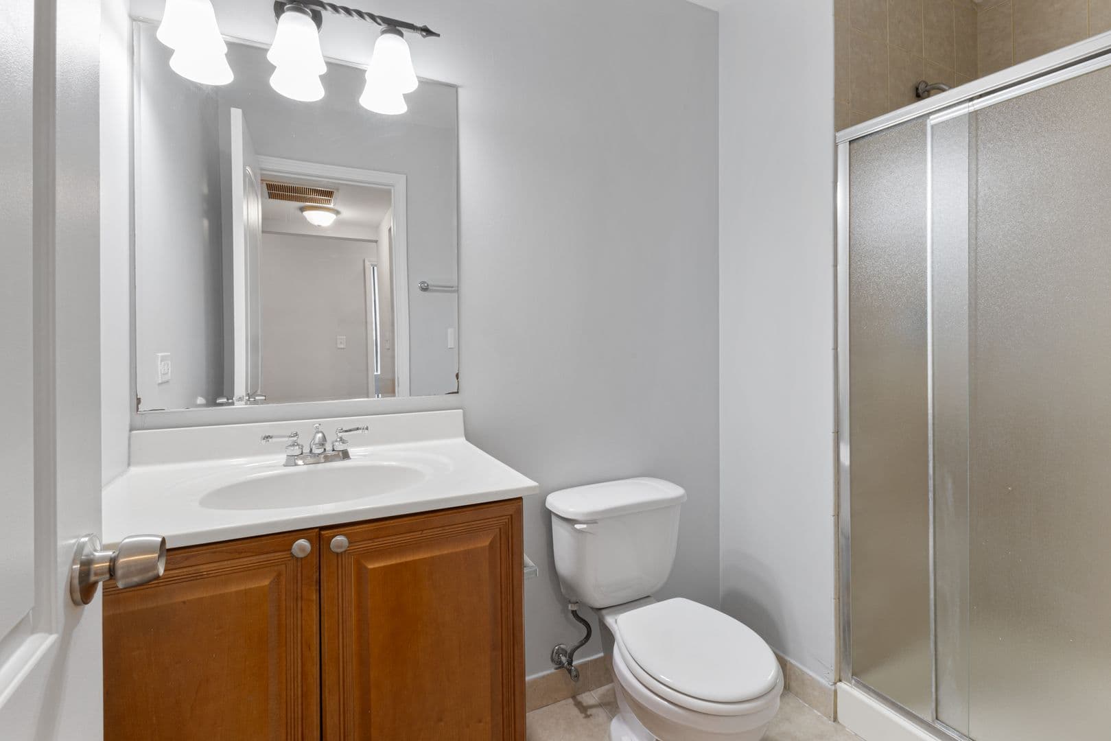 Chicago Apartment: 2451 W Howard Street