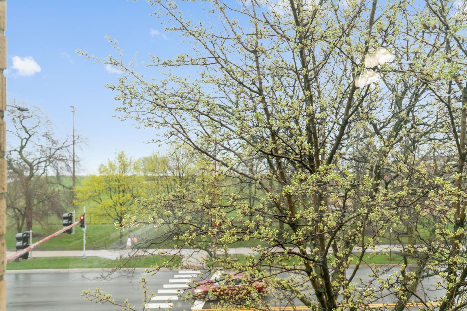 Chicago Apartment: 7070 N Sheridan Rd