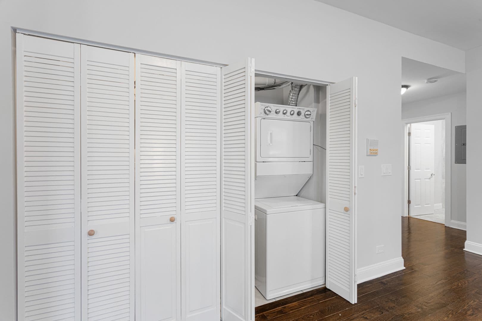 Chicago Apartment: 7526-7530 N Seeley Avenue