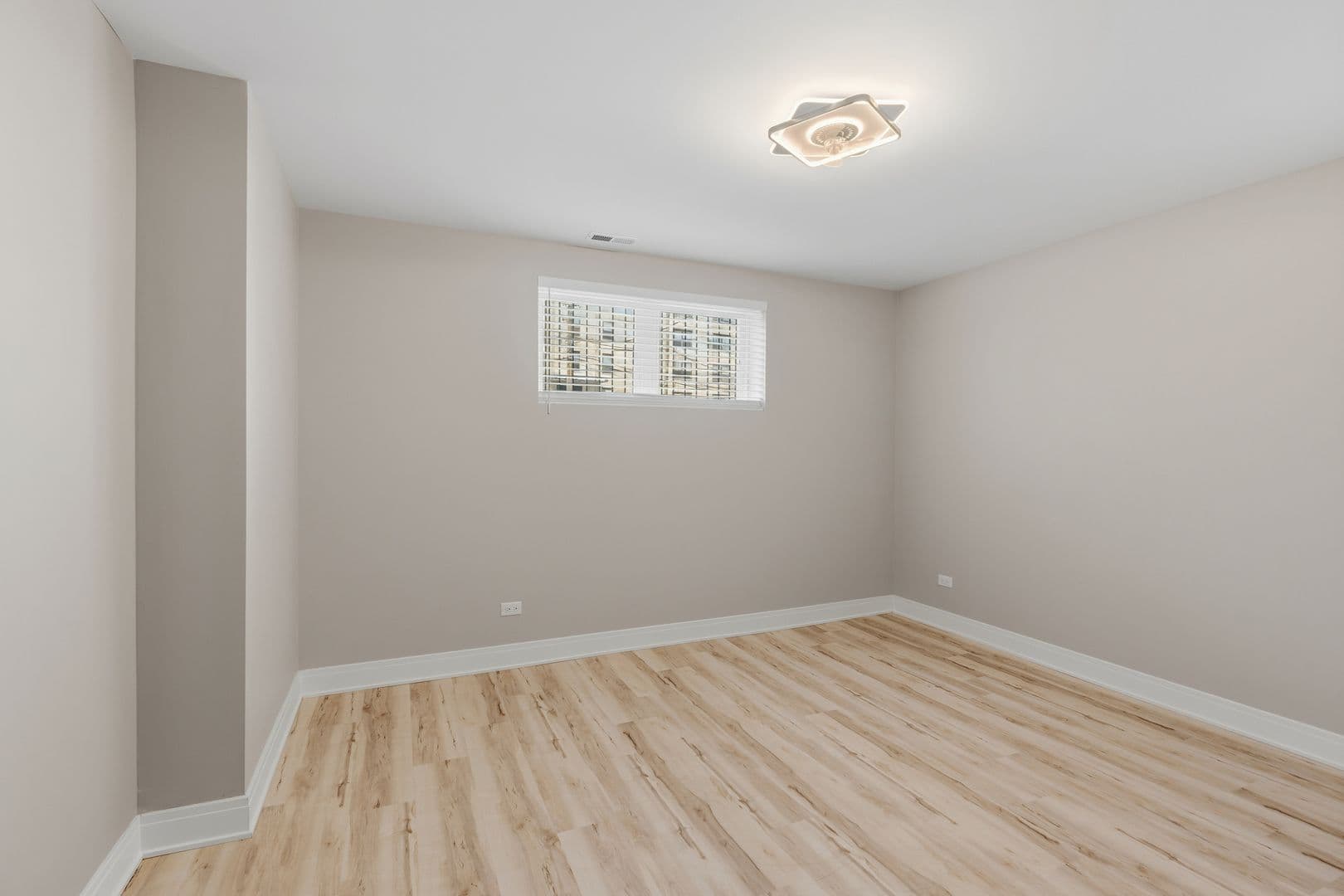 Chicago Apartment: 7428 N. Rogers Ave.