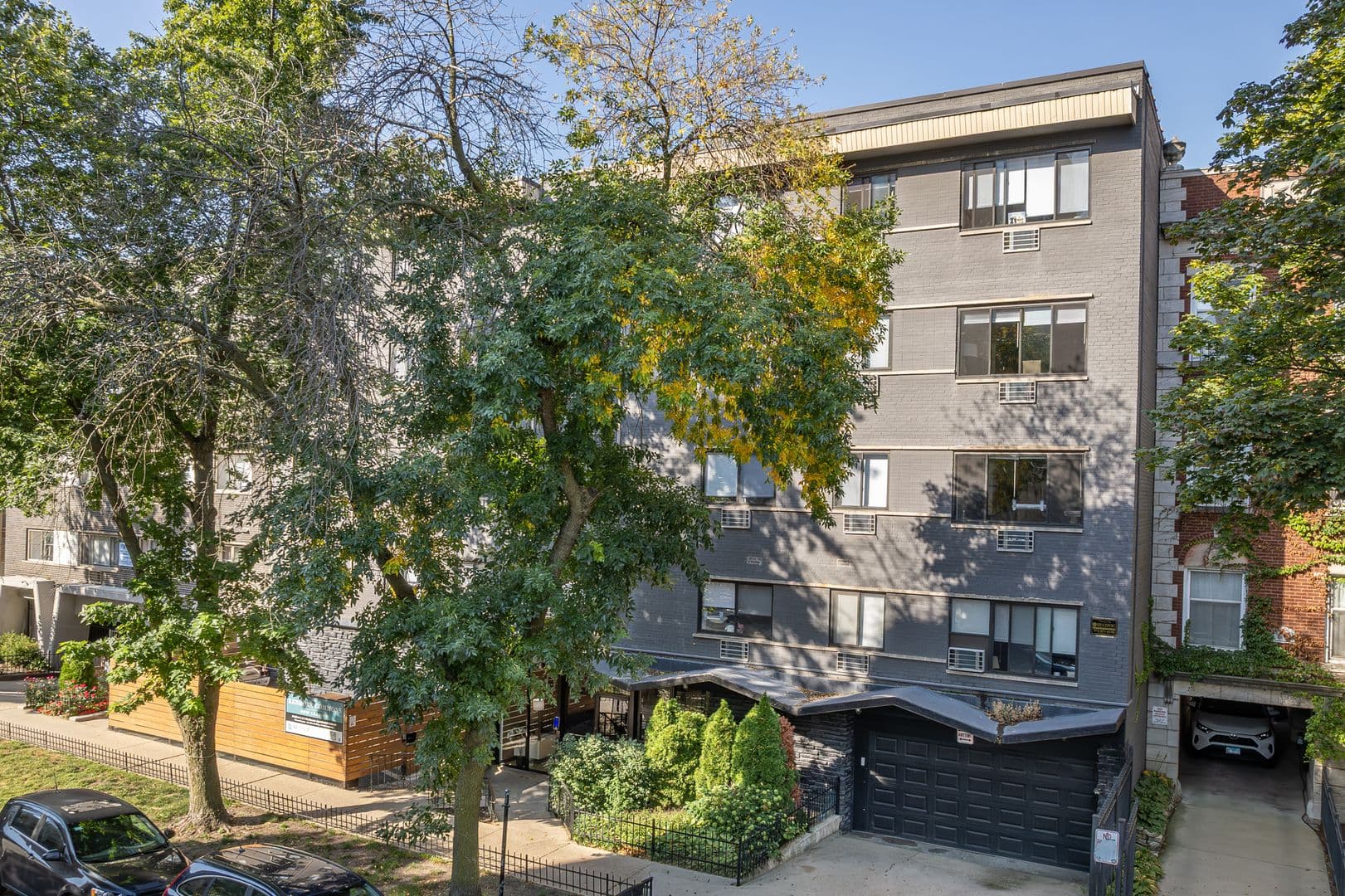 Chicago Apartment: 6134 N Kenmore