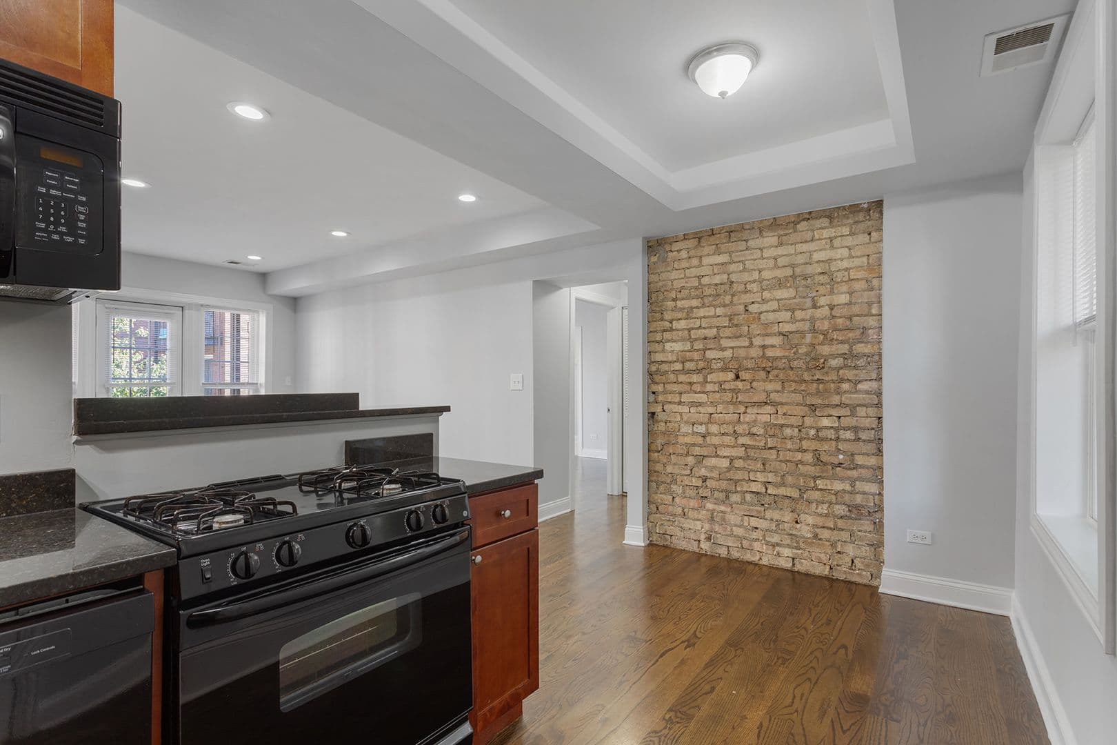 Chicago Apartment: 7722-7734 N Ashland Ave