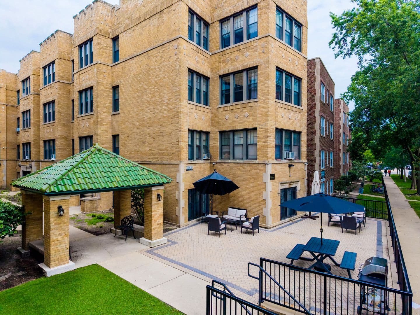 Chicago Apartment: 7618 - 26 N.Eastlake Terrace