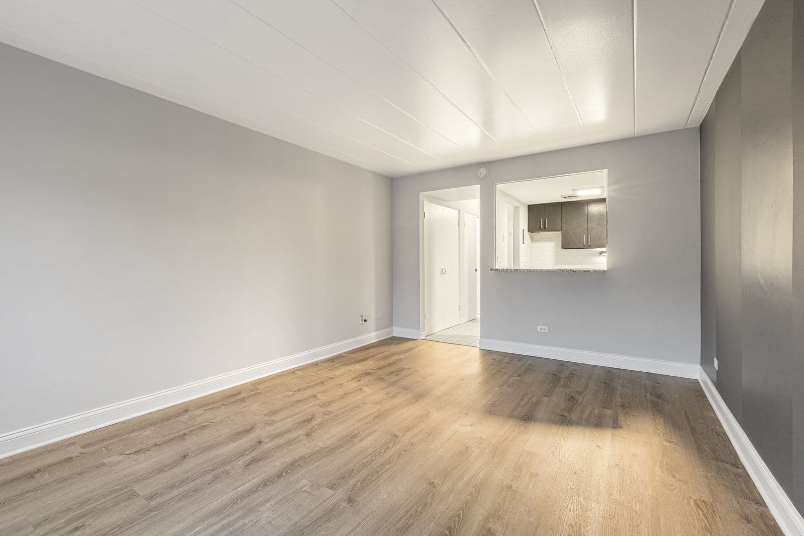 Chicago Apartment: 6012 N. Kenmore