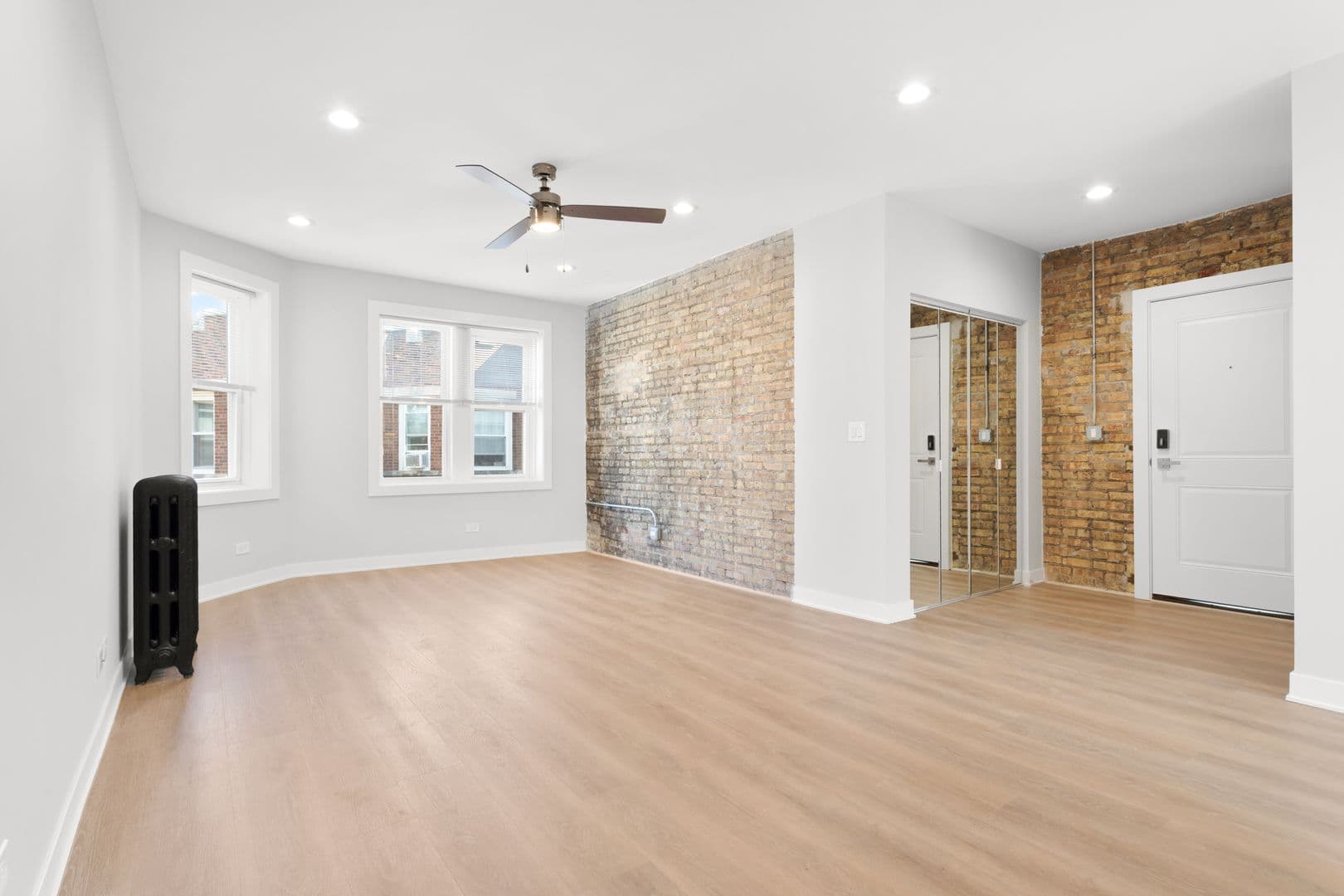 Chicago Apartment: 7381-89 N. Damen Ave