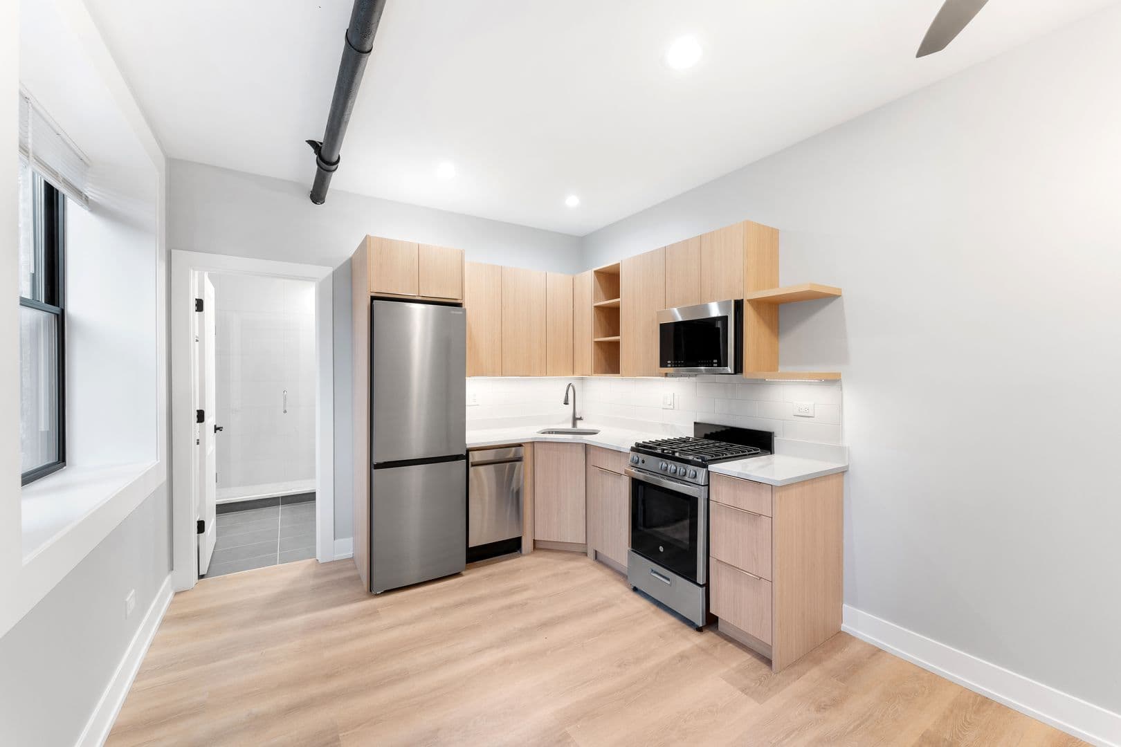 Chicago Apartment: 1546 W Jonquil Terrace