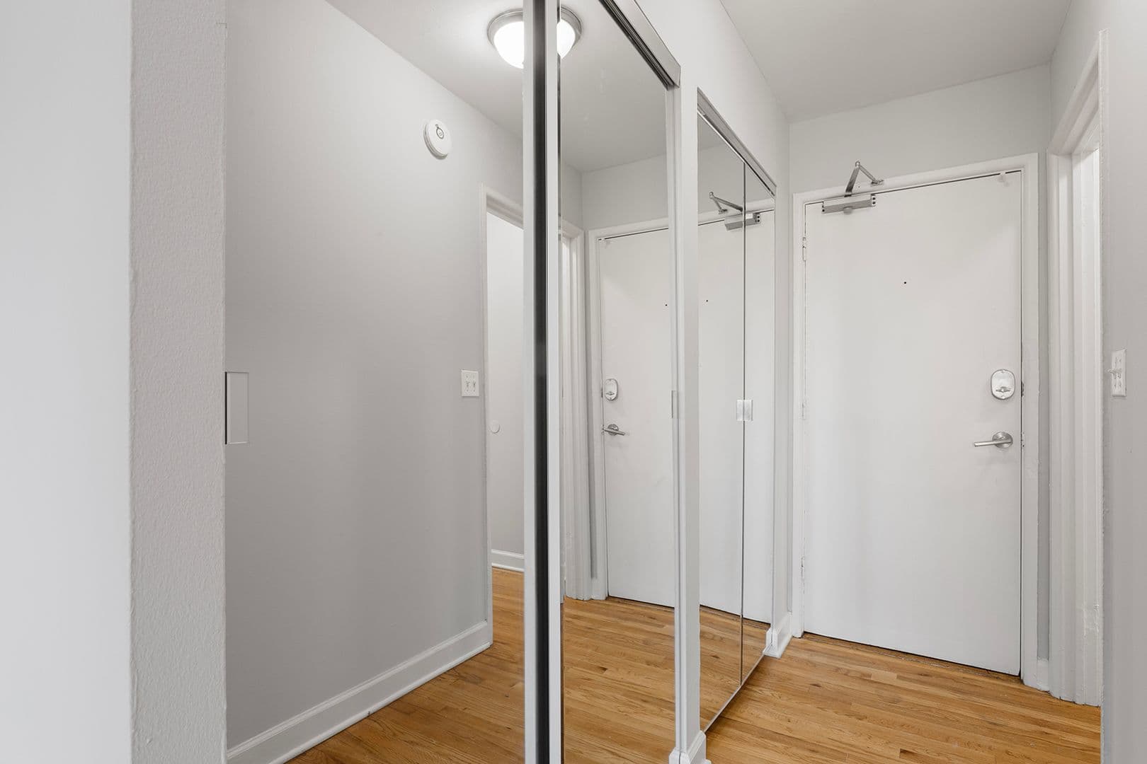 Chicago Apartment: 6758 N. Sheridan Rd.