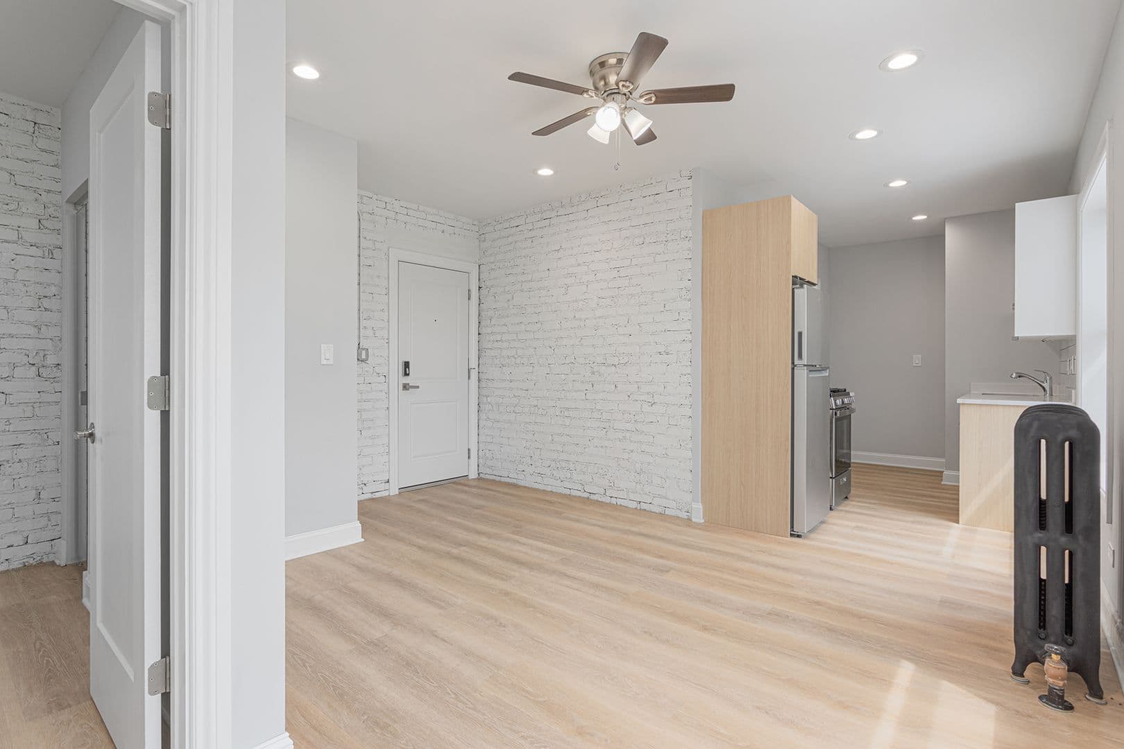 Chicago Apartment: 1627-35 W Chase Ave.