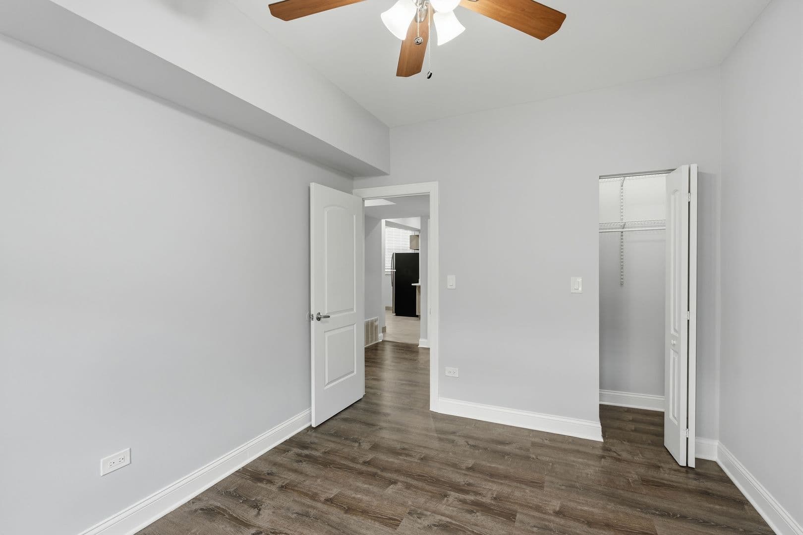 Chicago Apartment: 6100-6118 N Winthrop Ave