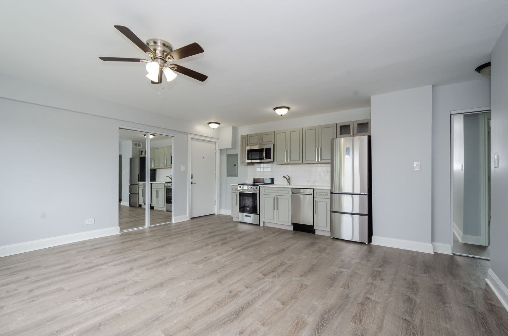 Chicago Apartment: 7710 N Sheridan Rd