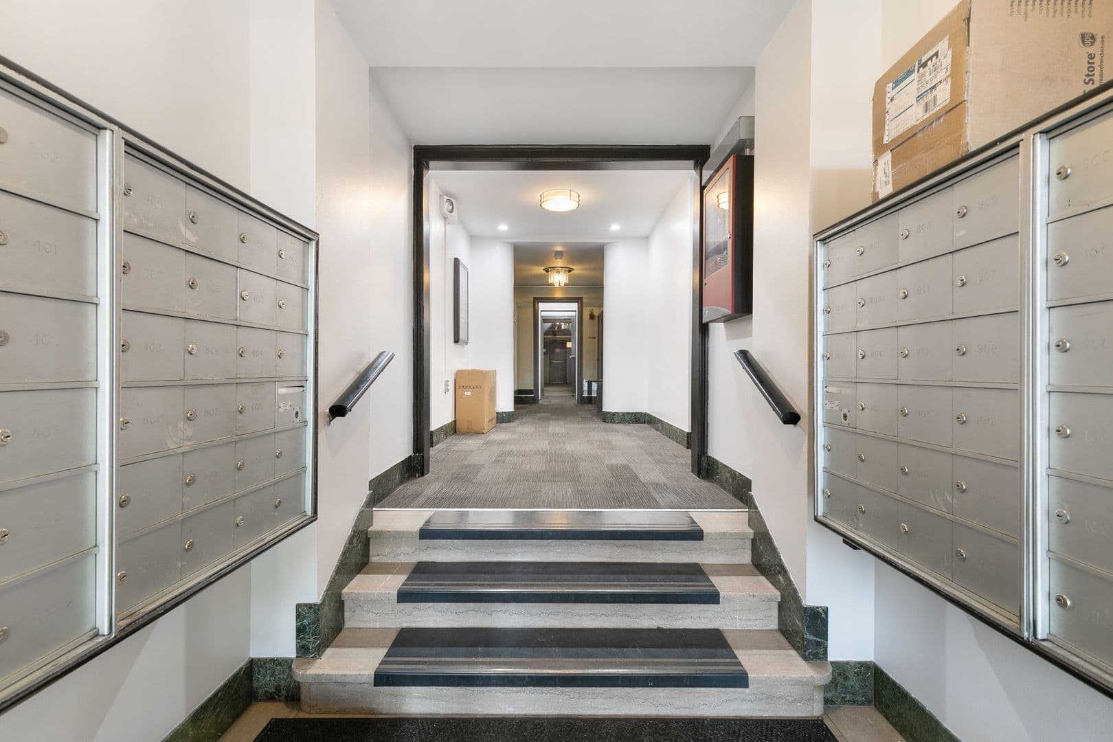 Chicago Apartment: 5858 N Sheridan Rd