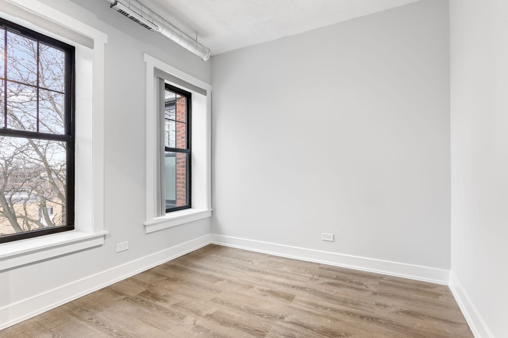 Chicago Apartment: 7645 N Sheridan Rd