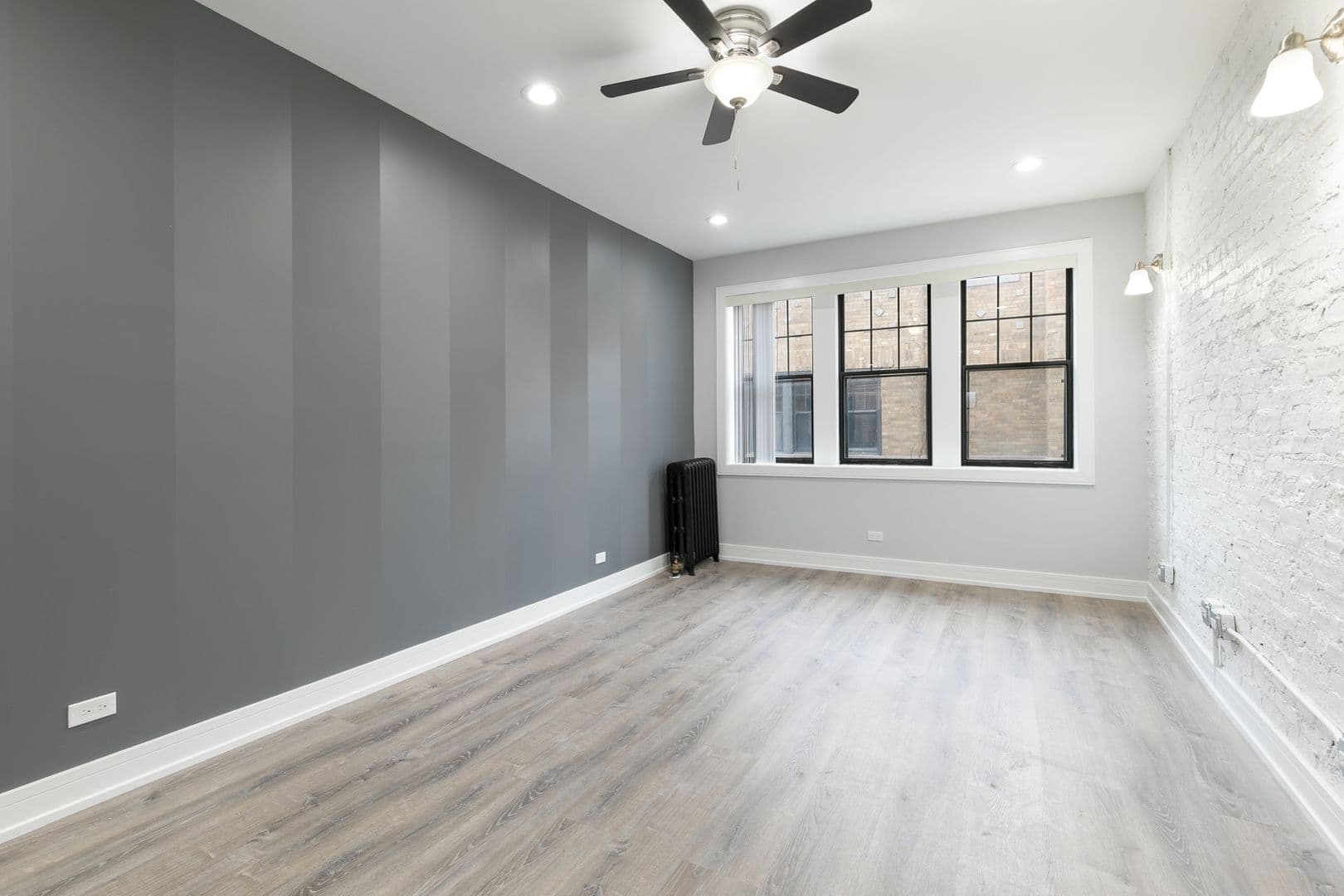 Chicago Apartment: 7618 - 26 N.Eastlake Terrace