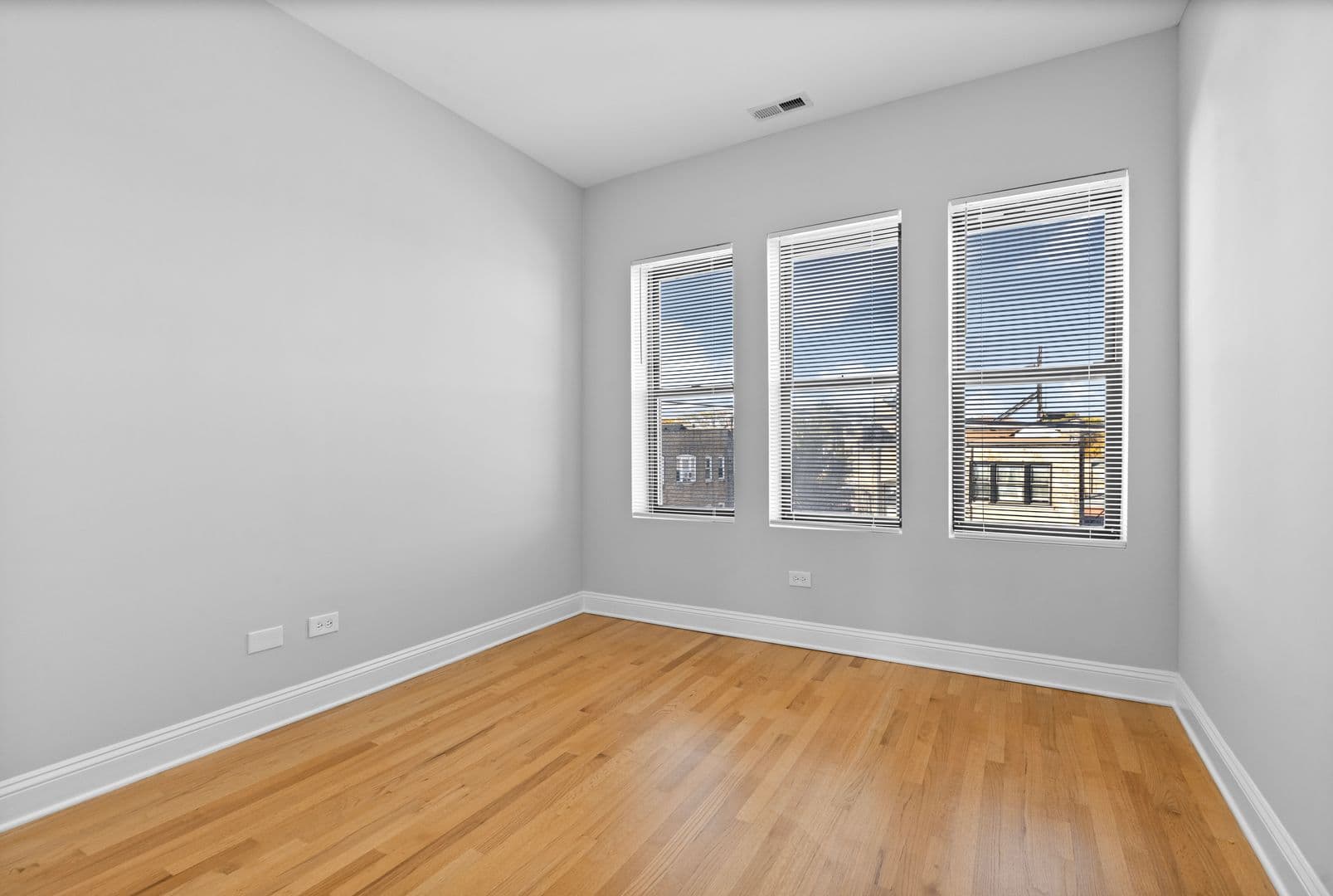 Chicago Apartment: 7526-7530 N Seeley Avenue