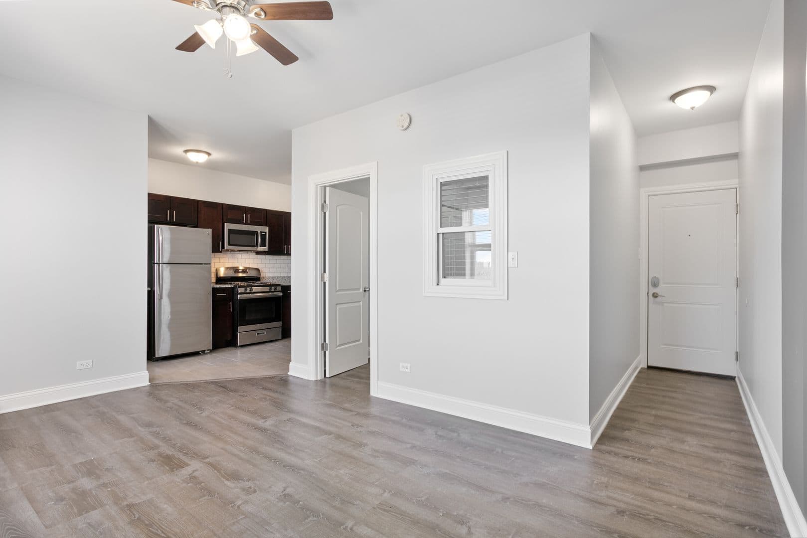 Chicago Apartment: 1608 W Sherwin Ave