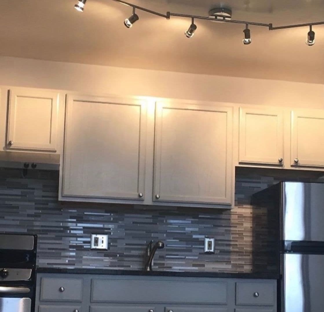 Hickory Apartment: 426 2nd Ave SE