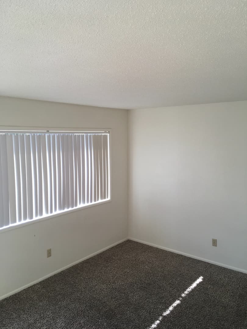 Bellingham Apartment: 2411-2423 C St.