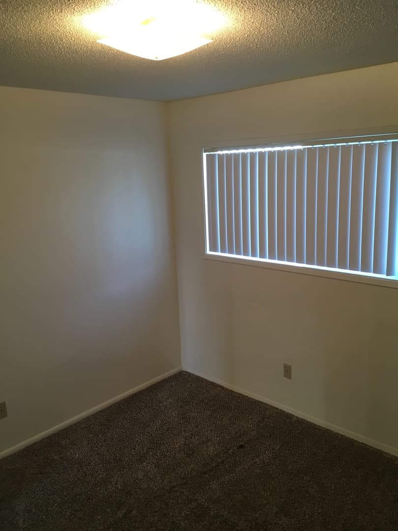 Bellingham Apartment: 2411-2423 C St.