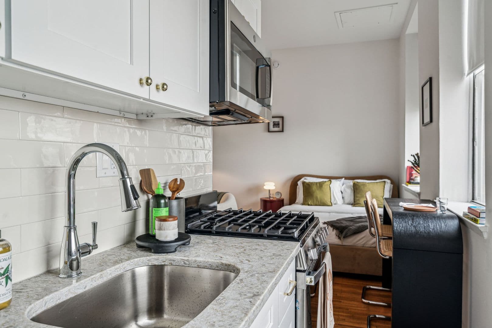 Philadelphia Apartment: 1720 Lombard Street