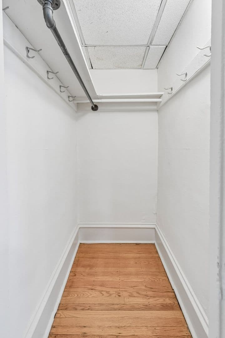 Philadelphia Apartment: 1530 Spruce Street