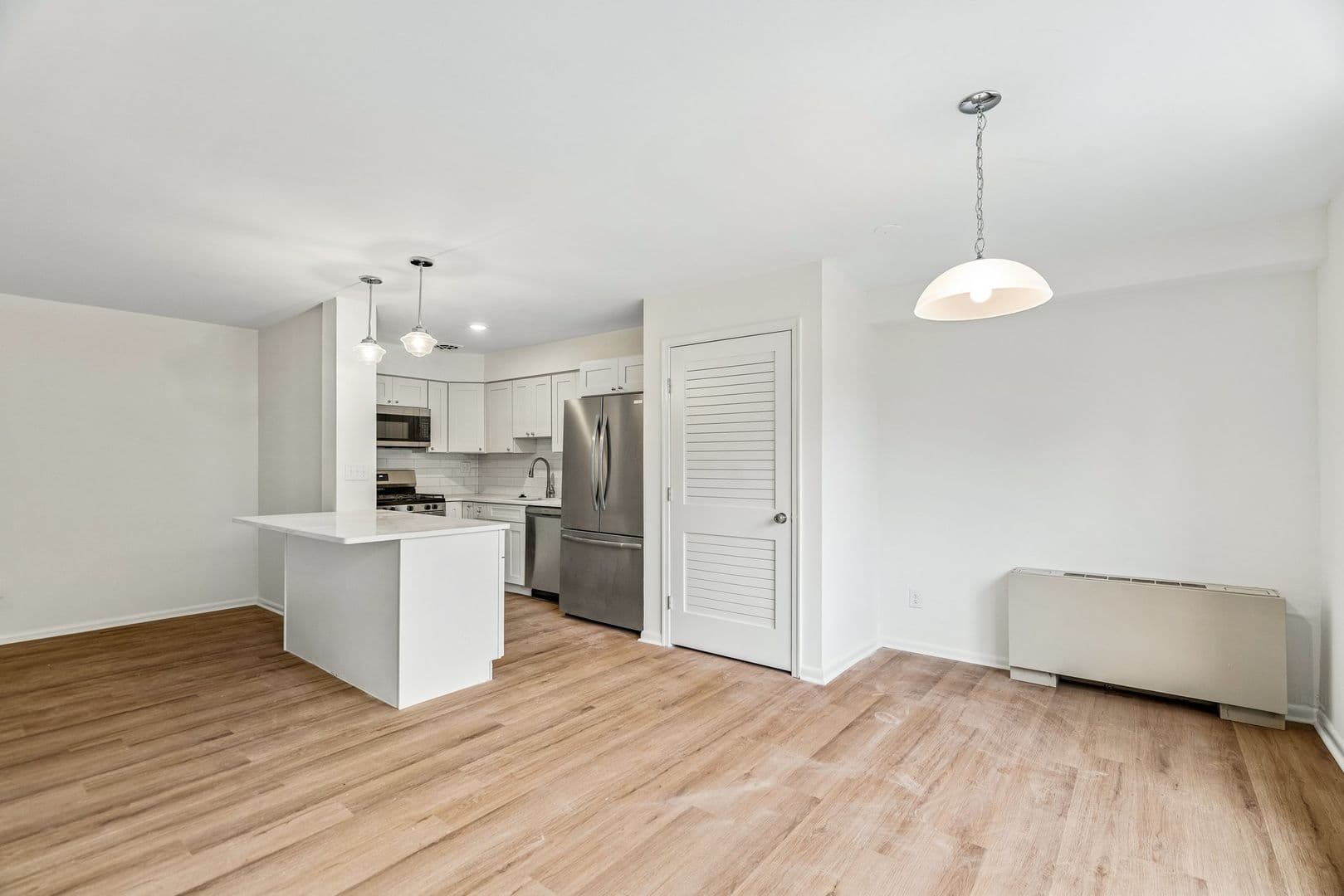 Ardmore Apartment: 170 Lakeside Rd