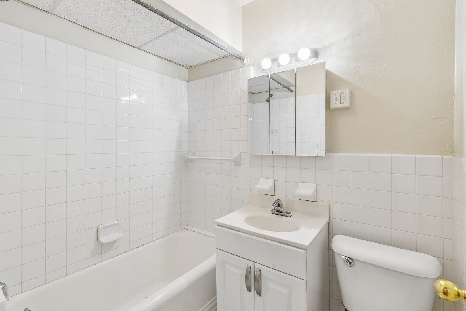 Philadelphia Apartment: 1530 Spruce Street