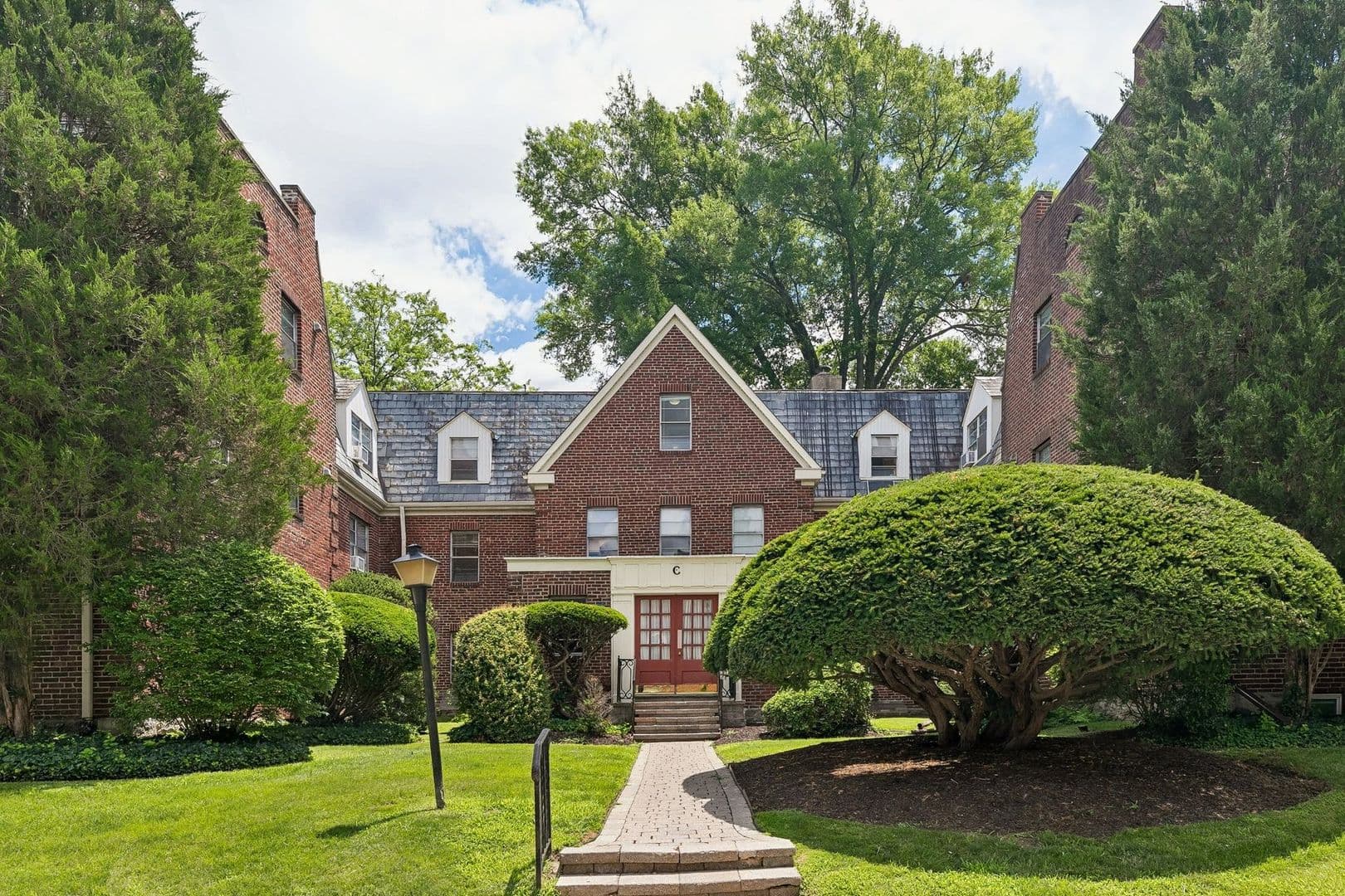 Wynnewood Apartment: 625 E. Lancaster Ave