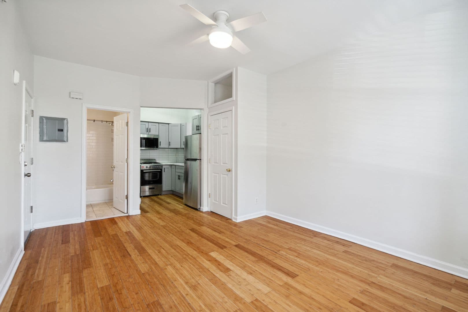 Philadelphia Apartment: 4809 Beaumont Avenue