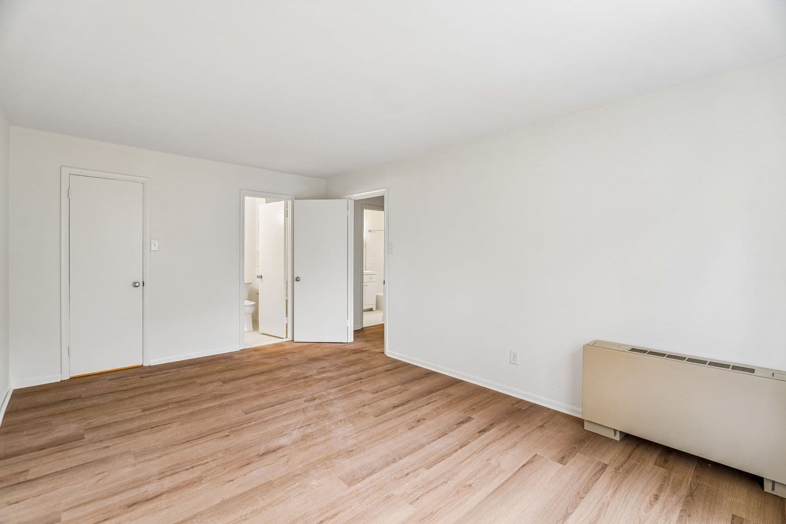 Ardmore Apartment: 170 Lakeside Rd