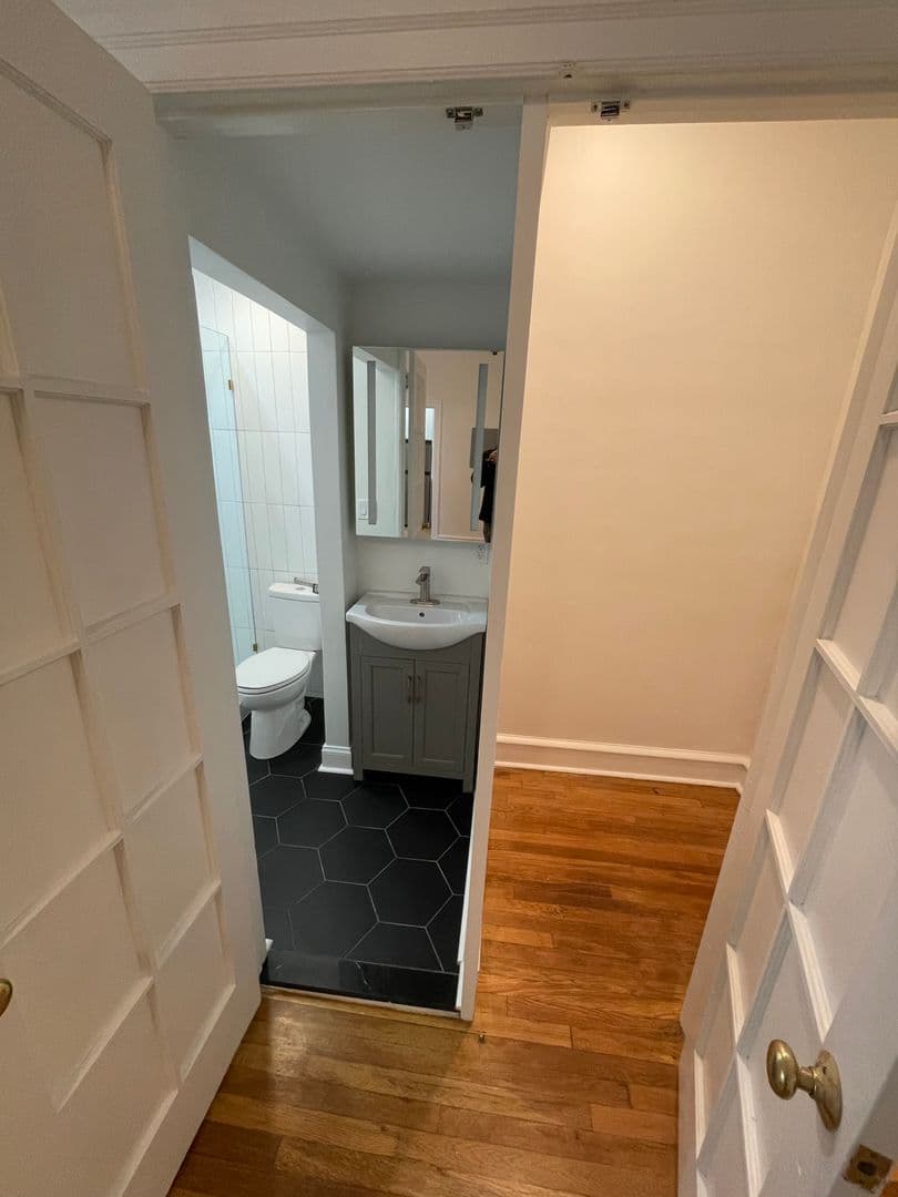 Philadelphia Apartment: 4607-09 Cedar Avenue