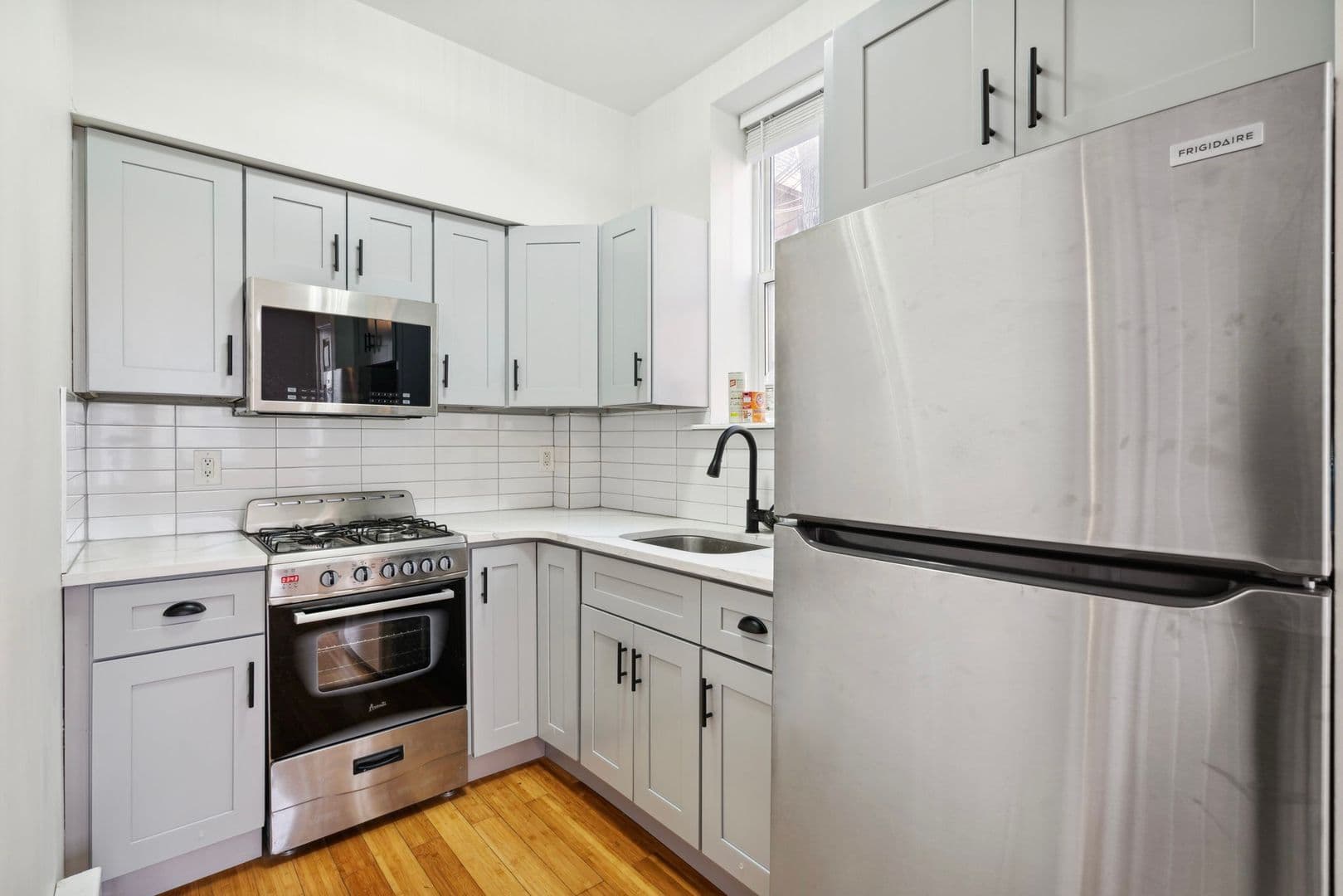 Philadelphia Apartment: 4809 Beaumont Avenue