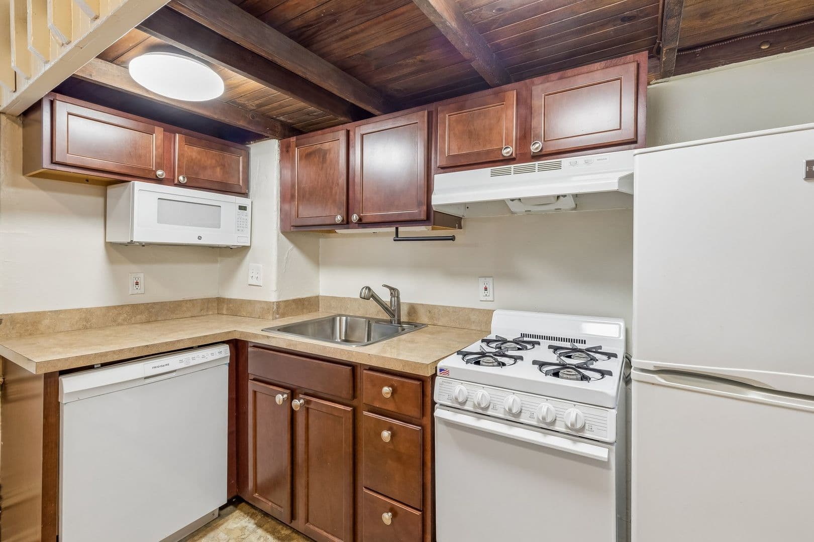 Philadelphia Apartment: 1530 Spruce Street