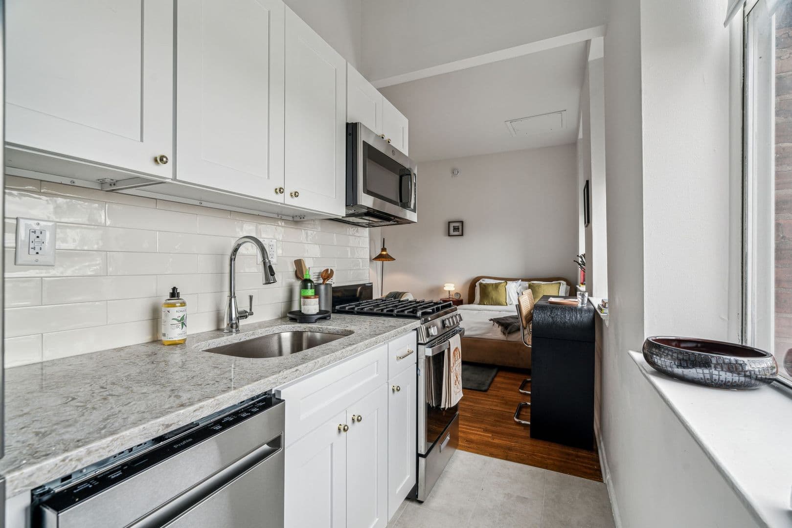 Philadelphia Apartment: 1720 Lombard Street