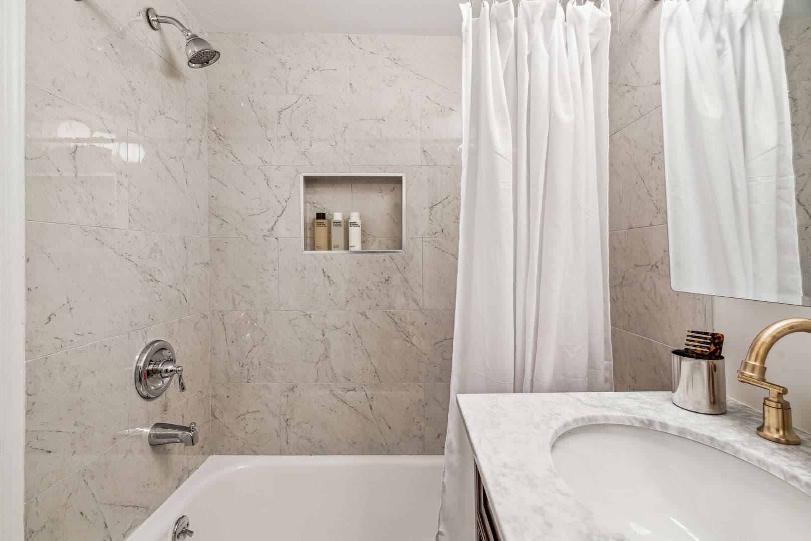 Philadelphia Apartment: 1720 Lombard Street